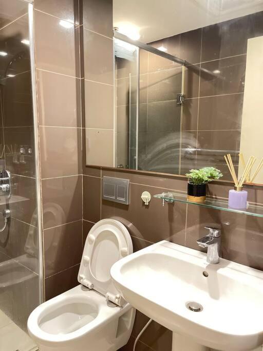 The Serene Escape Rockwell Makati City View 1Br Apartment Manila Exterior foto